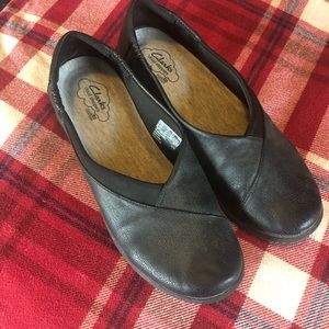 Clarks Cloudsteppers flats shoes 8 slip on
